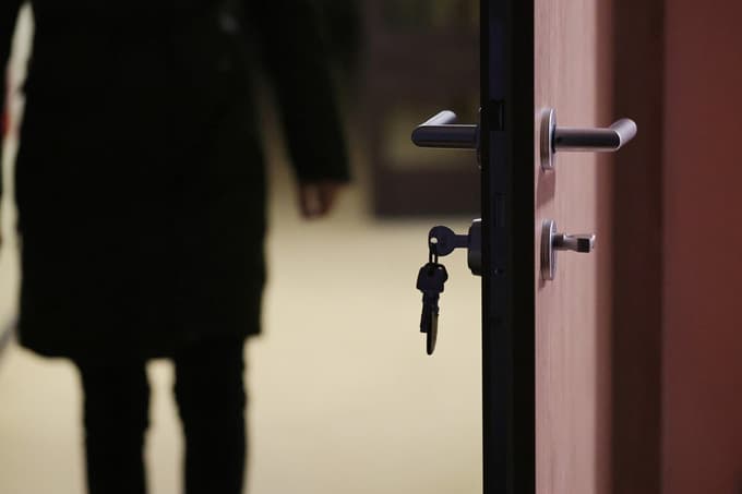 V času izrazite rasti cen stanovanj in najemnin je cilj priti do prvega doma za mlade vse bolj oddaljen.