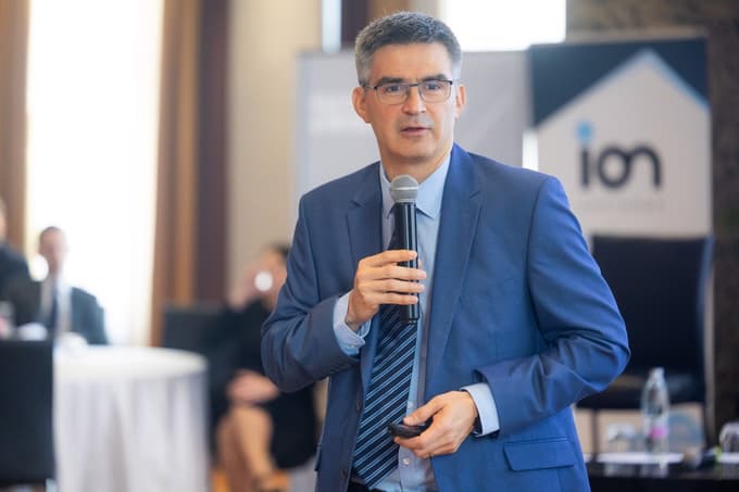 Dr. Allan Discua Cruz: "Nasledstvo ni samo prenos lastništva, je tudi prenos upravljanja."