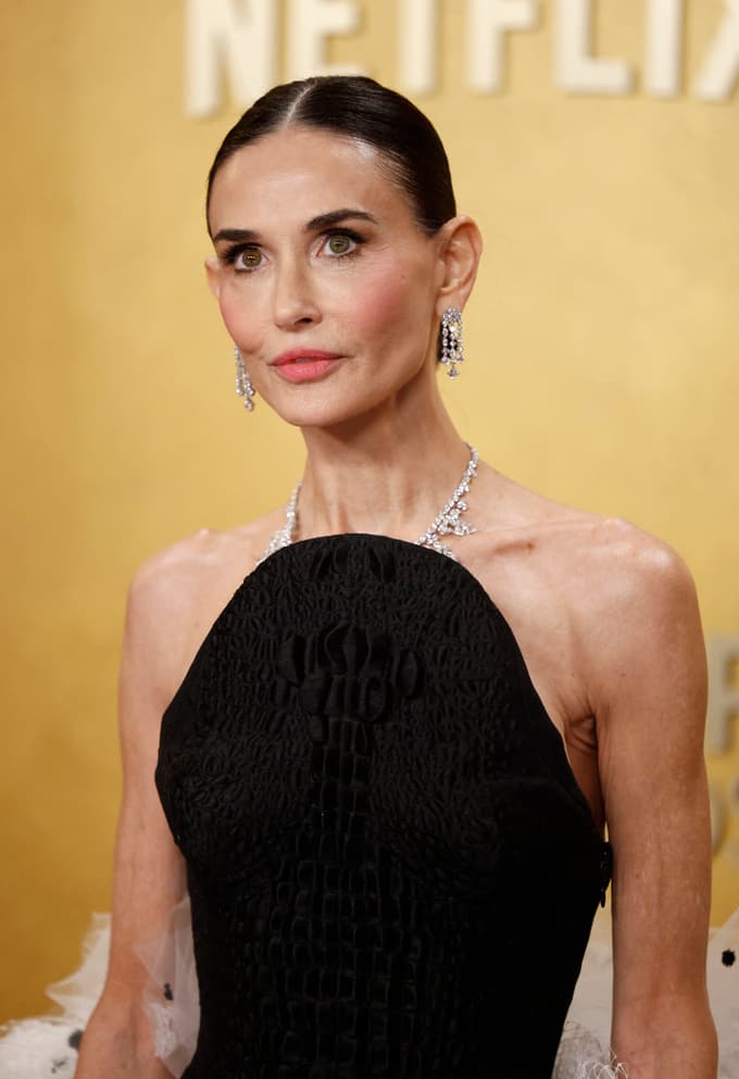 (FOTO in VIDEO) Demi Moore šokirala z izjemno vitkim videzom, oboževalci so izrazili zaskrbljenost za njeno zdravje