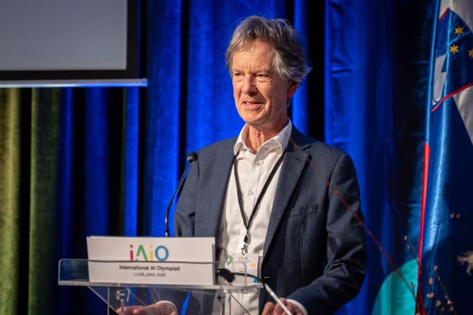 Dr. John Shawe-Taylor: "Slovenija je dobro pozicionirana, da bi izkoristili znanje in inovirali v različnih panogah s pomočjo umetne inteligence."