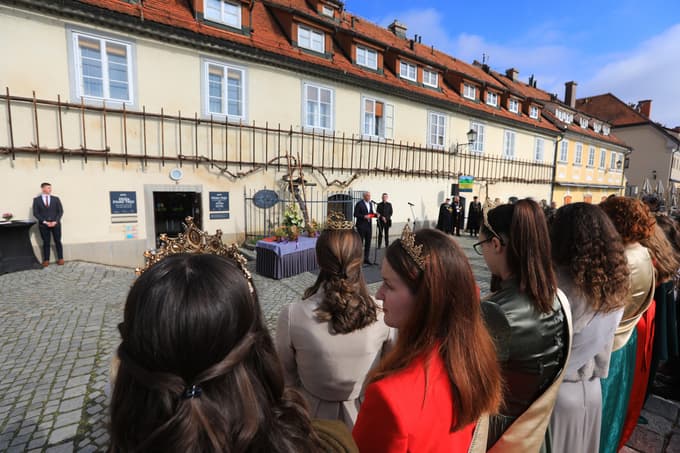 (FOTO) Maribor se pripravlja na rez Najstarejše trte na svetu