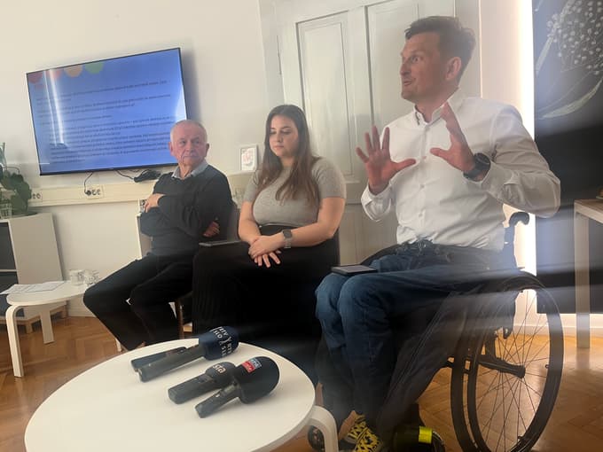 V prostorih Zavoda Vozim so predstavili rezultate ankete, ki so jo na temo alkohola opravili med političnimi strankami.