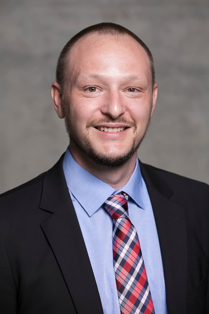 Miha Grilj: “Po koncu študija me je relativno hitro našla druga korporacija, tako da sem pet let z družino živel v tujini.”