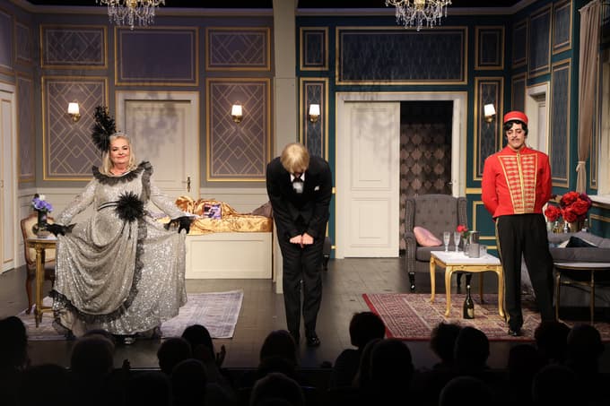 (FOTO) Kako so znani obrazi na Ptuju iskali zelo muhasto operno pevko