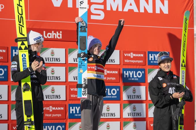 Še 16. v sezoni svetovnega pokala se je Nika Prevc povzpela na najvišjo stopničko. 