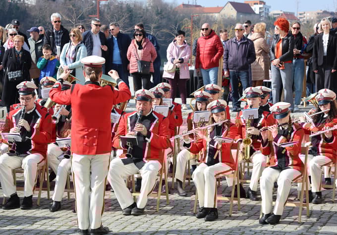 Na dogodku je zaigral Pihalni orkester Pošta Maribor.
