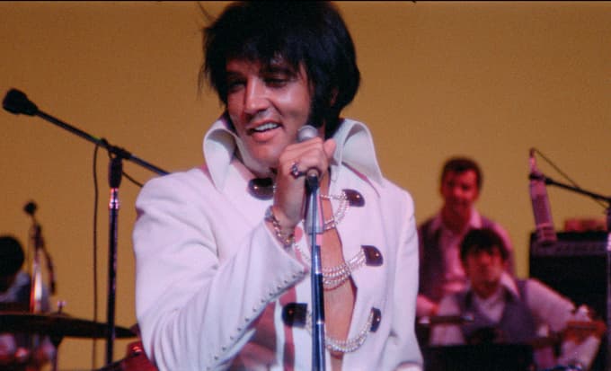 EPIC: Elvis Presley na koncertu