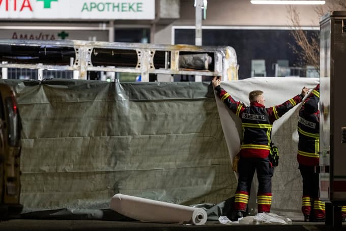 (FOTO in VIDEO) V požaru mestnega avtobusa šest mrtvih in pet poškodovanih