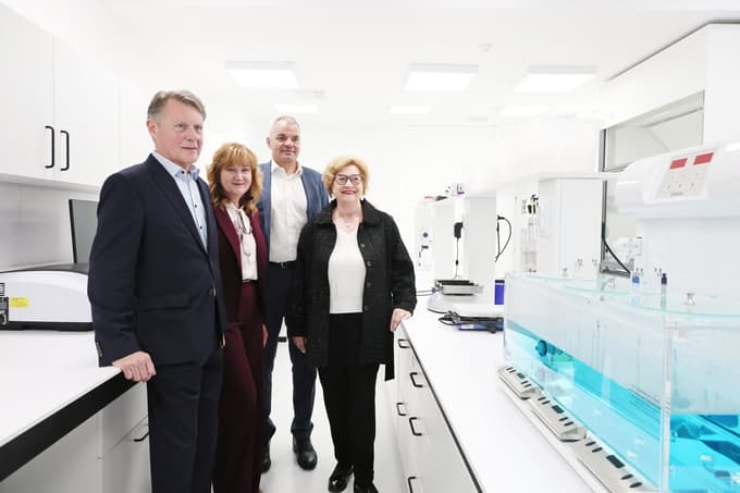 Direktor Lekarn Maribor Albin Turk, strokovna direktorica Matejka Kumperščak Duh, mariborski župan Saša Arsenovič in predsednica sveta zavoda Jelka Kolmanič