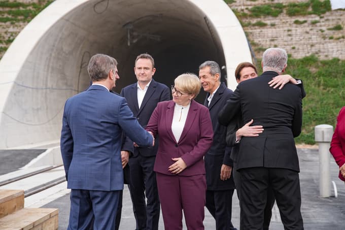 (FOTO) Golob: Drugi tir zgodba domačega znanja in gradbene operative