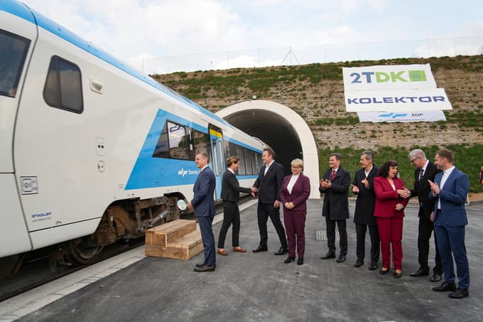 (FOTO) Golob: Drugi tir zgodba domačega znanja in gradbene operative