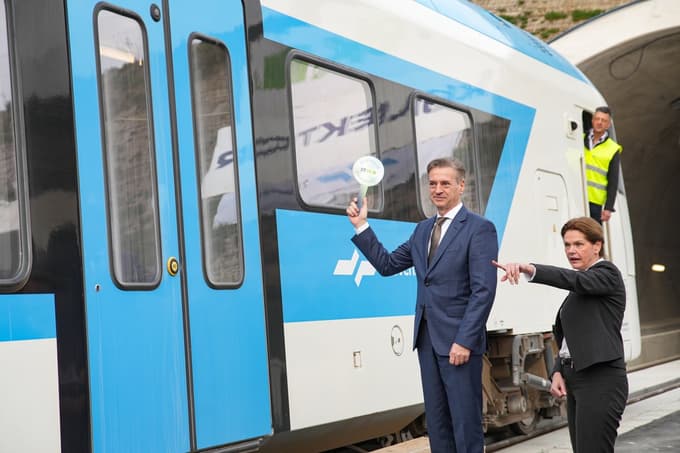 (FOTO) Golob: Drugi tir zgodba domačega znanja in gradbene operative