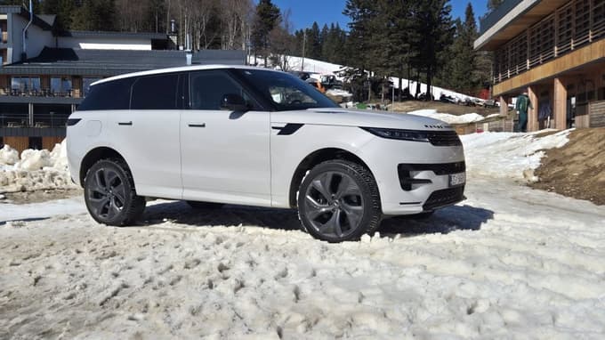 Range Rover je kot ime prevzel dominanco znotraj tovarne, Land Rover se počasi ugaša.