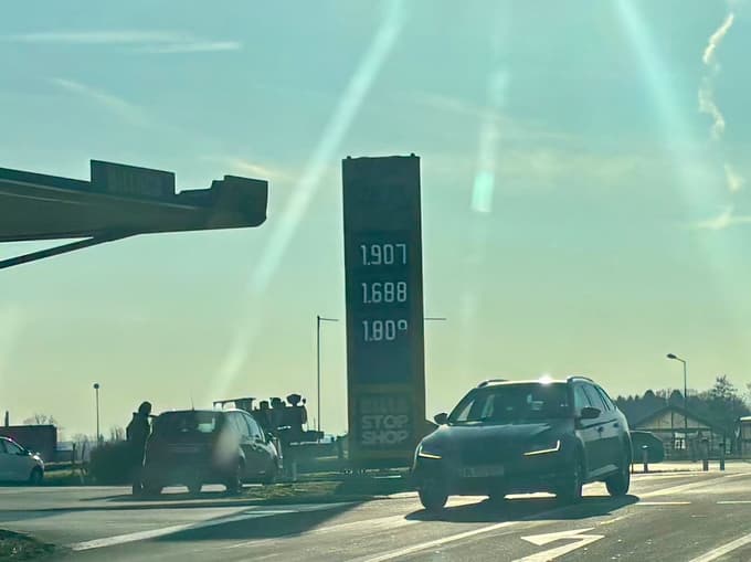 Danes zjutraj je na avstrijskem Štajerskem liter dizla nekaj več kot 1,9 evra. 