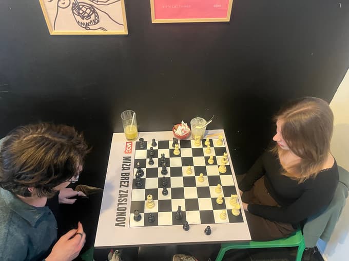 MCC kavarna v celjskem mladinskem centru uvaja nov koncept - kavarno brez zaslonov.