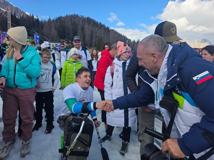 Veleslalom za zgodovino in veselico s harmoniko