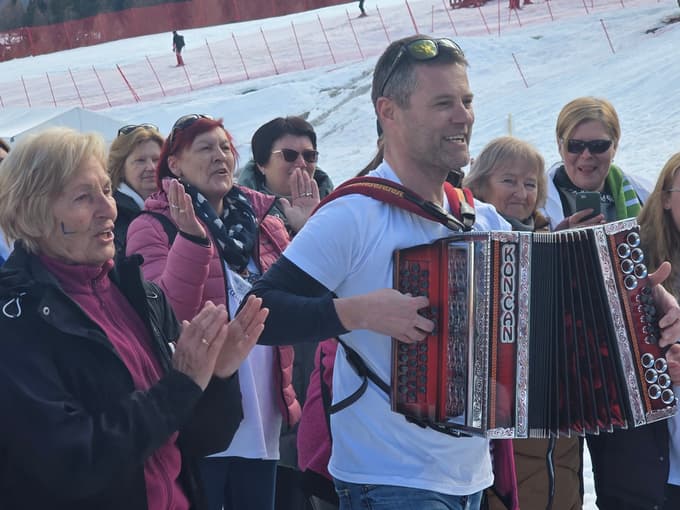 Veleslalom za zgodovino in veselico s harmoniko