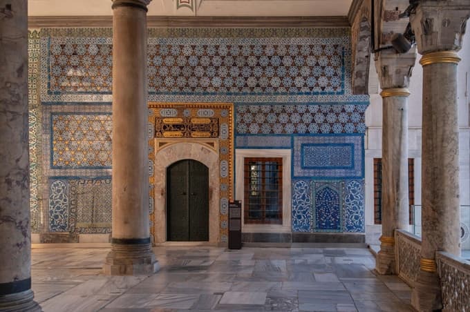 Zakaj je mogočen in najbolj znan sultan dal zadaviti svojega najboljšega prijatelja?