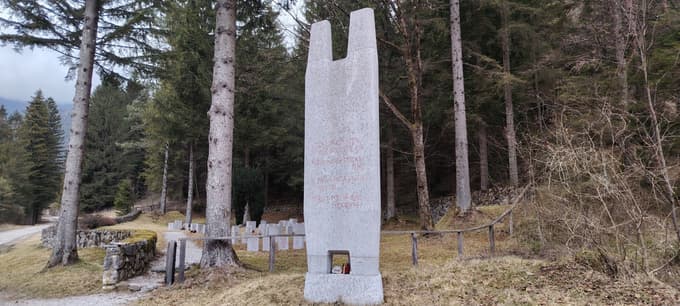 Grobišče v Dragi ob Begunjščici