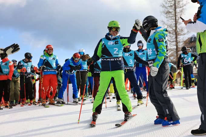 (FOTO) Metri in sekunde odločali po 12 urah smučanja na Peci: Noge in celo telo sta povsem utrujena