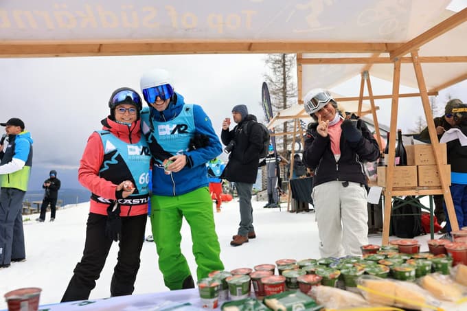 (FOTO) Metri in sekunde odločali po 12 urah smučanja na Peci: Noge in celo telo sta povsem utrujena