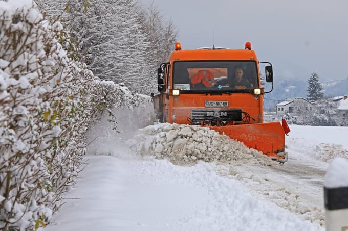 Plugi gredo v garažo: Nigrad na območju Maribora zaključil zimsko službo