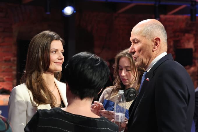 (FOTO) Golob Janši na soočenju v Sodnem stolpu: "Moram povedati, da niste dober človek, da nimate radi Slovenije"