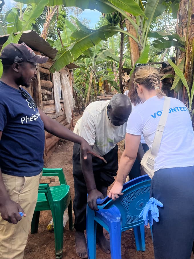 Pri delu na terenu so se pogosto morale znajti in improvizirati.