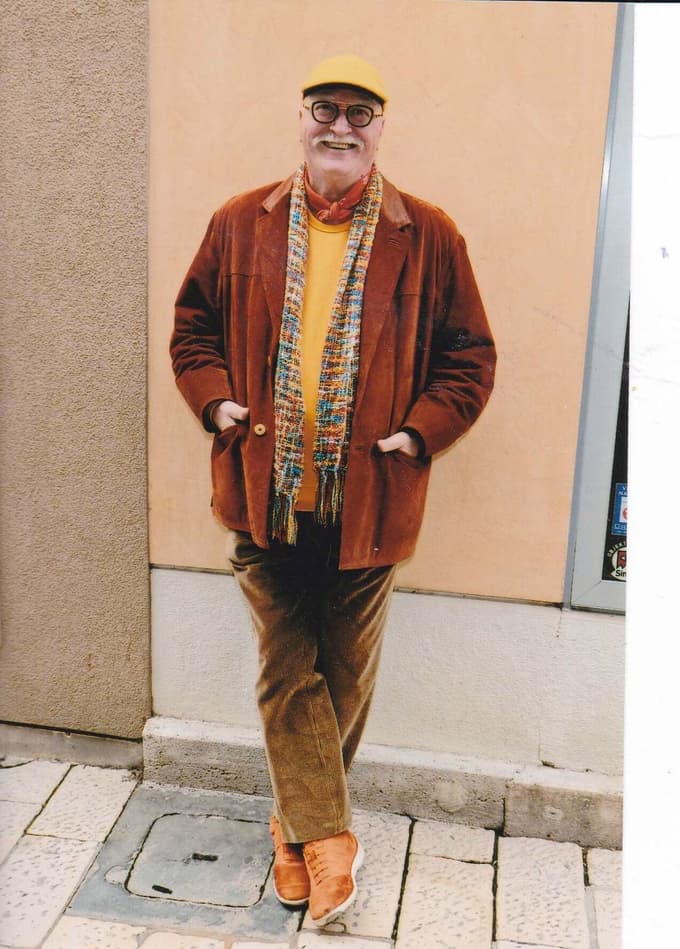 "Frank Sinatra, Dean Martin, Nat King Cole, Michael Bouble in drugi so pevci, ki jim prav rad prisluhnem."