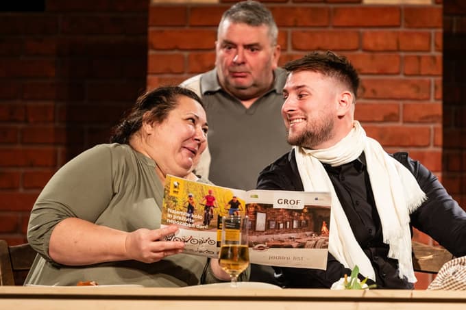 Gregor Ravnik (desno): "Velikokrat se zgodi, da moramo prekiniti vajo, ker nas premaga smeh."