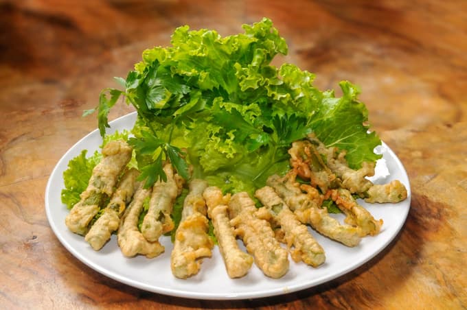 Šparglji v pivskem testu