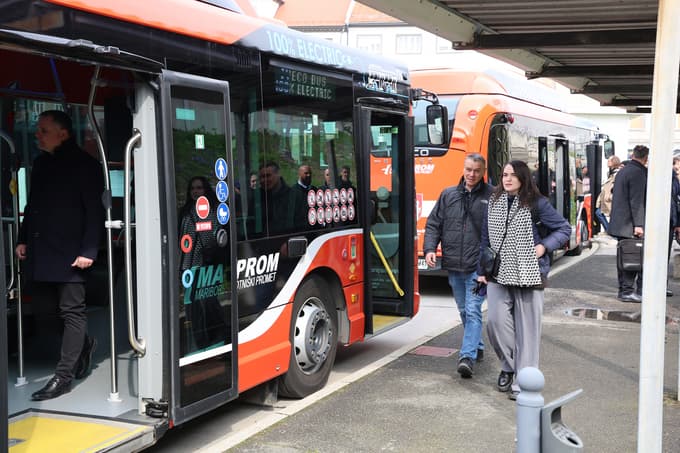 Kako avtobusom dati prednost: Maribor preučuje rumene pasove in nekatere druge rešitve