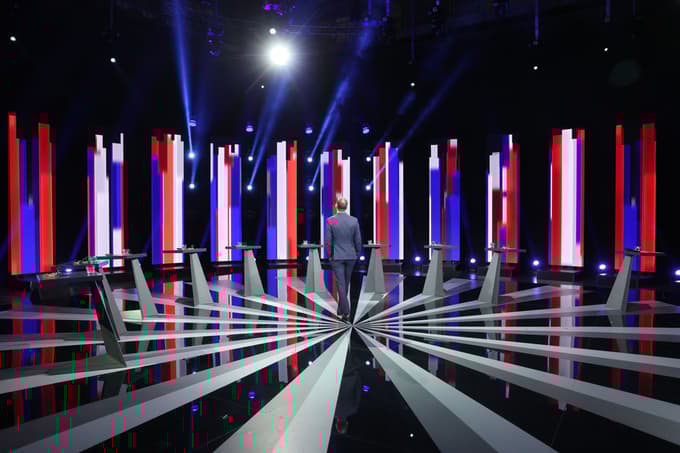 (VEČEROVA POROTA) Zadnje soočenje na TVS: Totalno negledljivo, Janša in Golob sta se zapletla v nekultiviran prepir