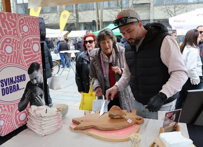 (FOTO) V mariborski dnevni sobi poleg čilijev in čokolade letos tudi delikatesa