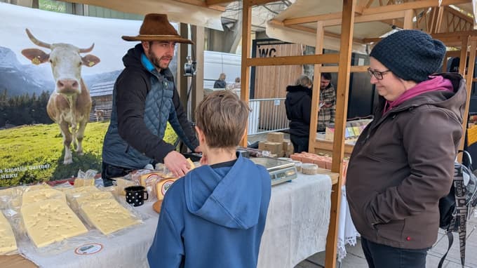 (FOTO) V mariborski dnevni sobi poleg čilijev in čokolade letos tudi delikatesa