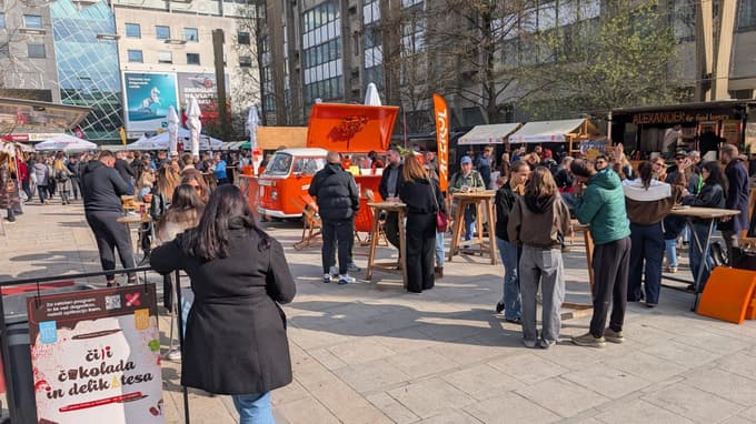(FOTO) V mariborski dnevni sobi poleg čilijev in čokolade letos tudi delikatesa