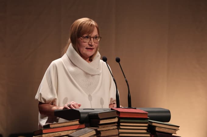 Nagrajenka med govorom