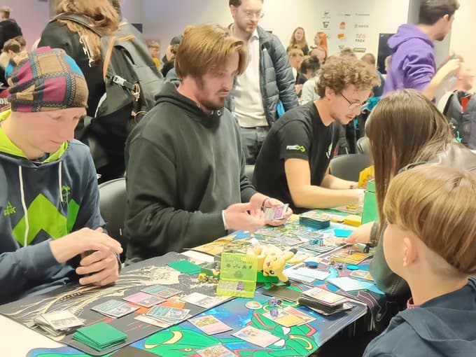 (REPORTAŽA) Slovenia Card Show 2026: Pokemoni so spet popularni. Igralne kartice pa veliko vredne