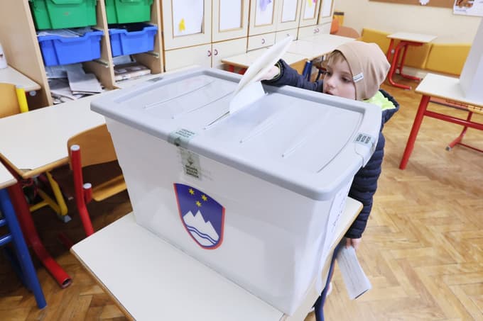 (FOTOGALERIJA) V centru Maribora najnižja volilna udeležba v Sloveniji! Poglejte, kako je na mariborskih voliščih