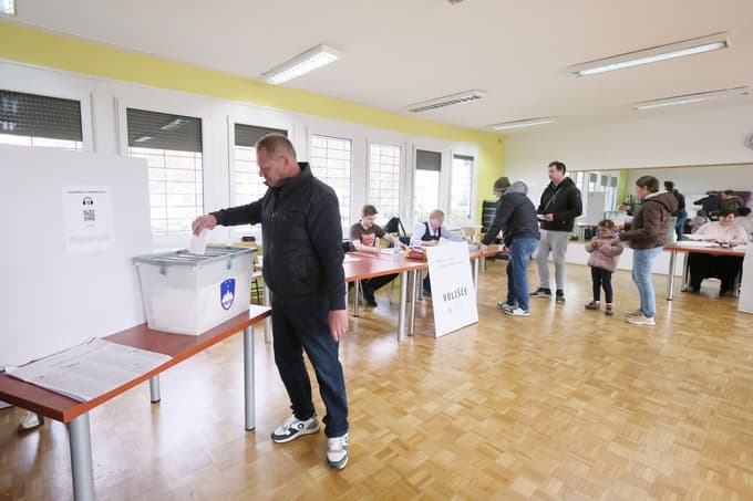 (FOTOGALERIJA) V centru Maribora najnižja volilna udeležba v Sloveniji! Poglejte, kako je na mariborskih voliščih
