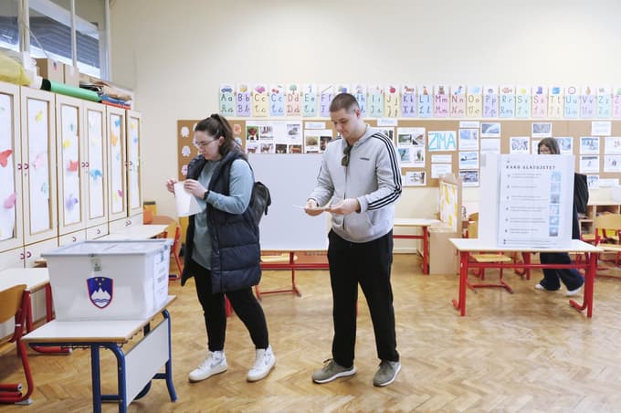 (FOTOGALERIJA) V centru Maribora najnižja volilna udeležba v Sloveniji! Poglejte, kako je na mariborskih voliščih