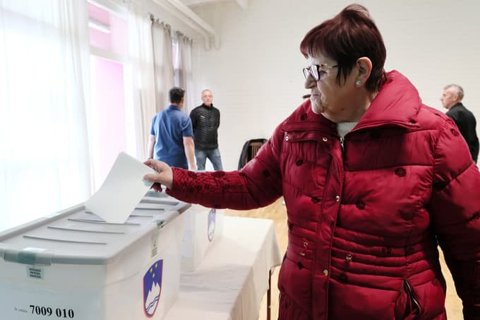 (FOTOGALERIJA) V centru Maribora najnižja volilna udeležba v Sloveniji! Poglejte, kako je na mariborskih voliščih