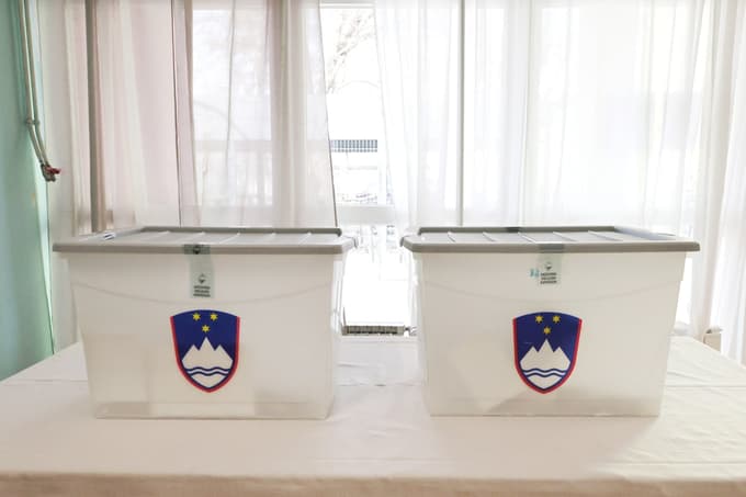 (FOTOGALERIJA) V centru Maribora najnižja volilna udeležba v Sloveniji! Poglejte, kako je na mariborskih voliščih