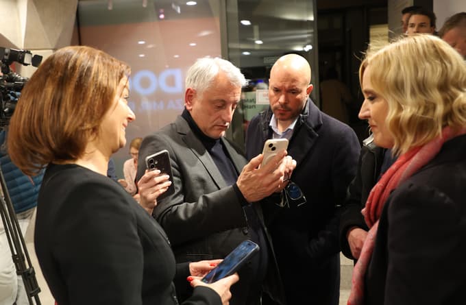 (FOTO in VIDEO) V SD molk: So pripravljeni na sodelovanje z Demokrati in Resnico?