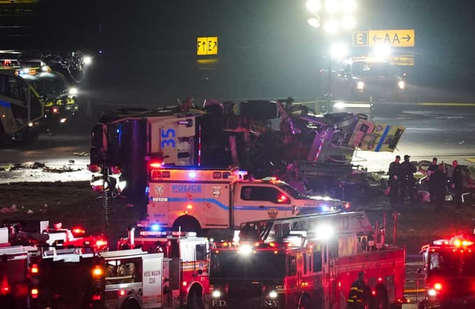 (FOTO) Gasilsko vozilo trčilo v letalo, umrla pilot in kopilot
