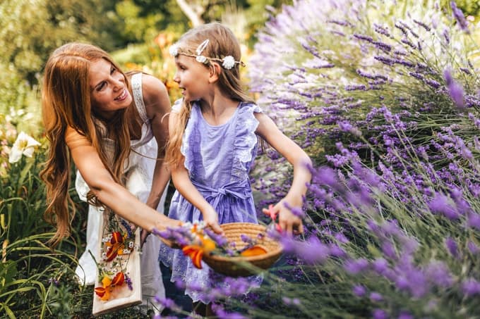 Ekološka nega ni modna muha, pravi Mariborčanka Mihela Gostenčnik, ki že štiri leta izdeluje naravno kozmetiko