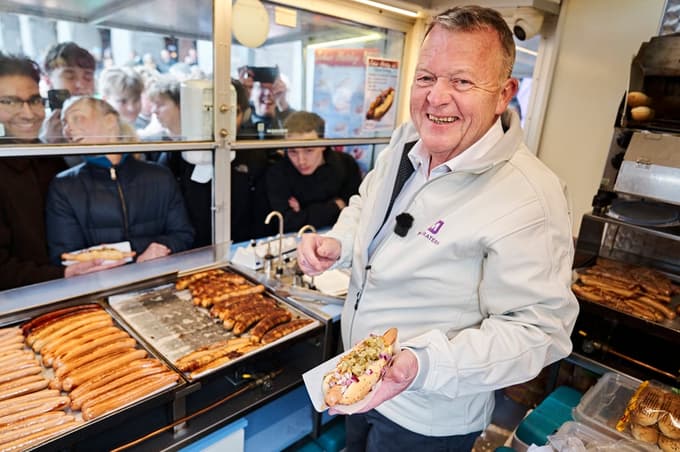 Zunanji minister Lars Løkke Rasmussen velja za šaljivca.  