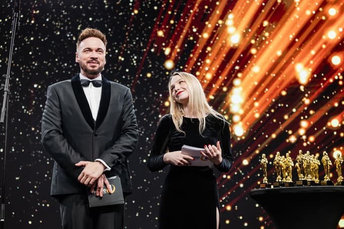 (VIDEO) Roškarji 2026: Prireditev, ki jo v Hollywoodu googlajo, ampak si ne upajo priznati. Kdo je dobil nagrade?
