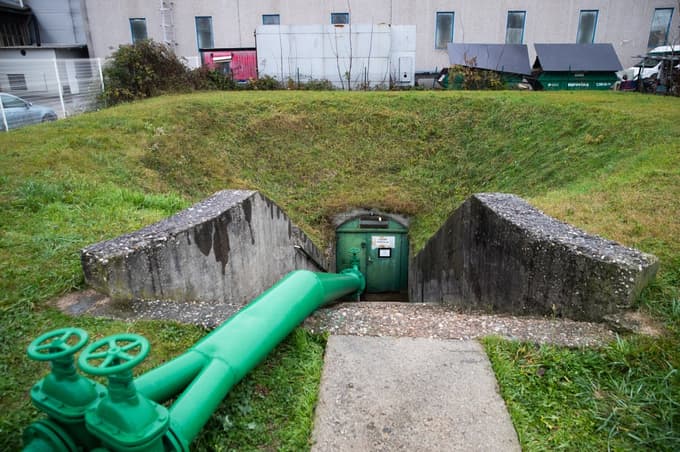 Vhod v podzemni objekt, ki je na ogled za javnost