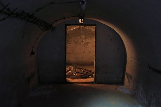 Je bila to pisarna zloglasnega šefa Nahtigala? Veliko je znanega o nemški tovarni, marsikaj pa tudi buri domišljijo.